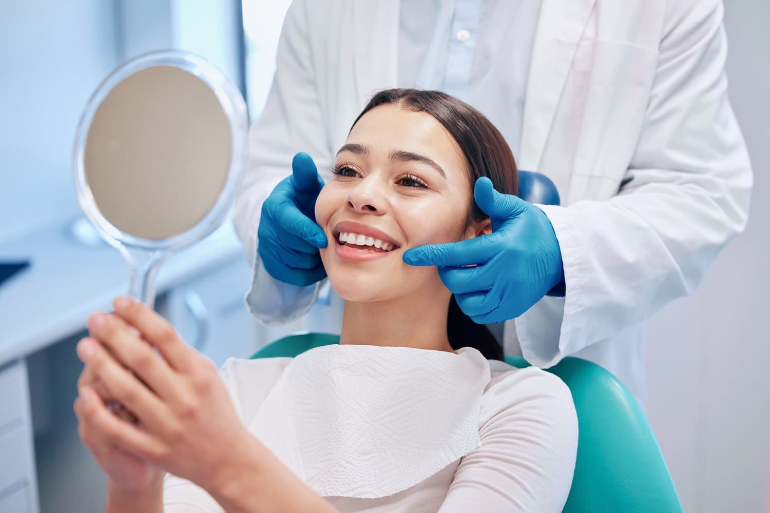 Chipped Front Tooth or Lost Veneer? How to Get a Same-Day Smile Repair in London