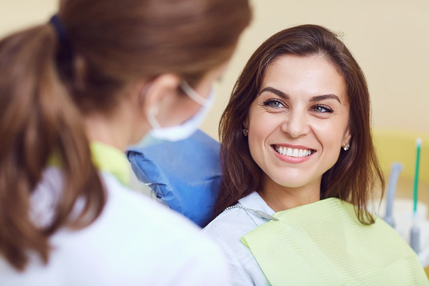 Teeth Bonding vs Veneers: What's the Difference and Which Is Right for You?