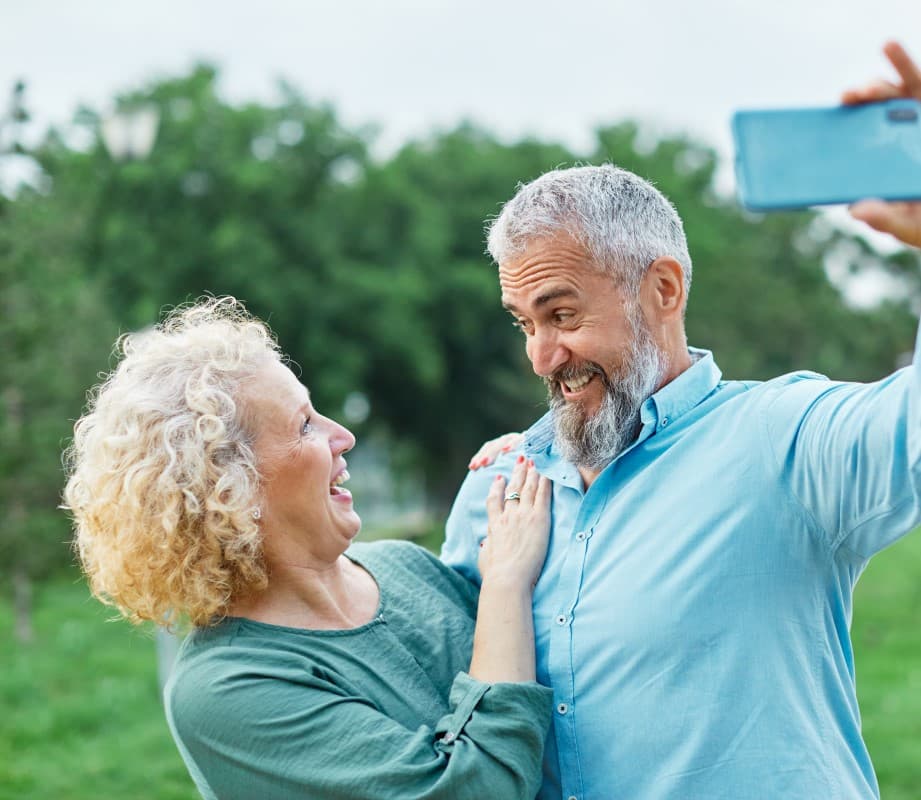 Cracked Tooth vs Chipped Tooth: When to See a Dentist