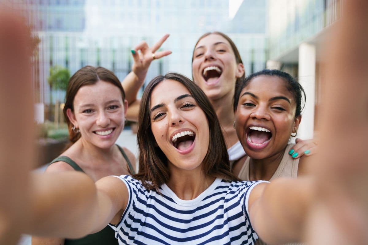 The 10-Year Lifecycle: What Happens to Porcelain Veneers After a Decade
