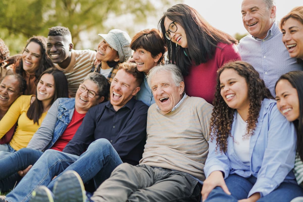 Snap-On Dentures (Implant-Retained): The Mid-Range Solution Between Dentures and Implants