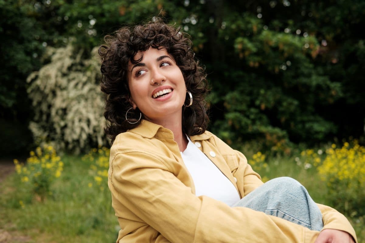 Why the Borders of Composite Veneers Stain First and How to Clean Them