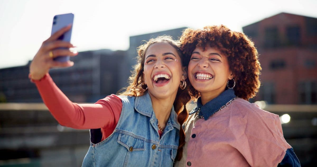 Why Can a Low Upper Lip Line Change Your Eligibility for Lower Arch Porcelain Veneers?